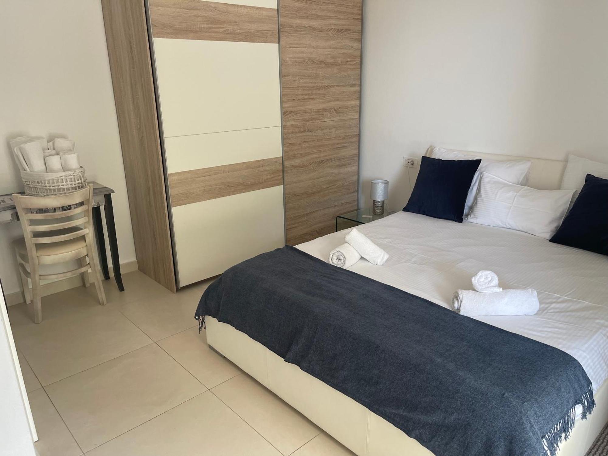 Apartments Domani Омиш Экстерьер фото