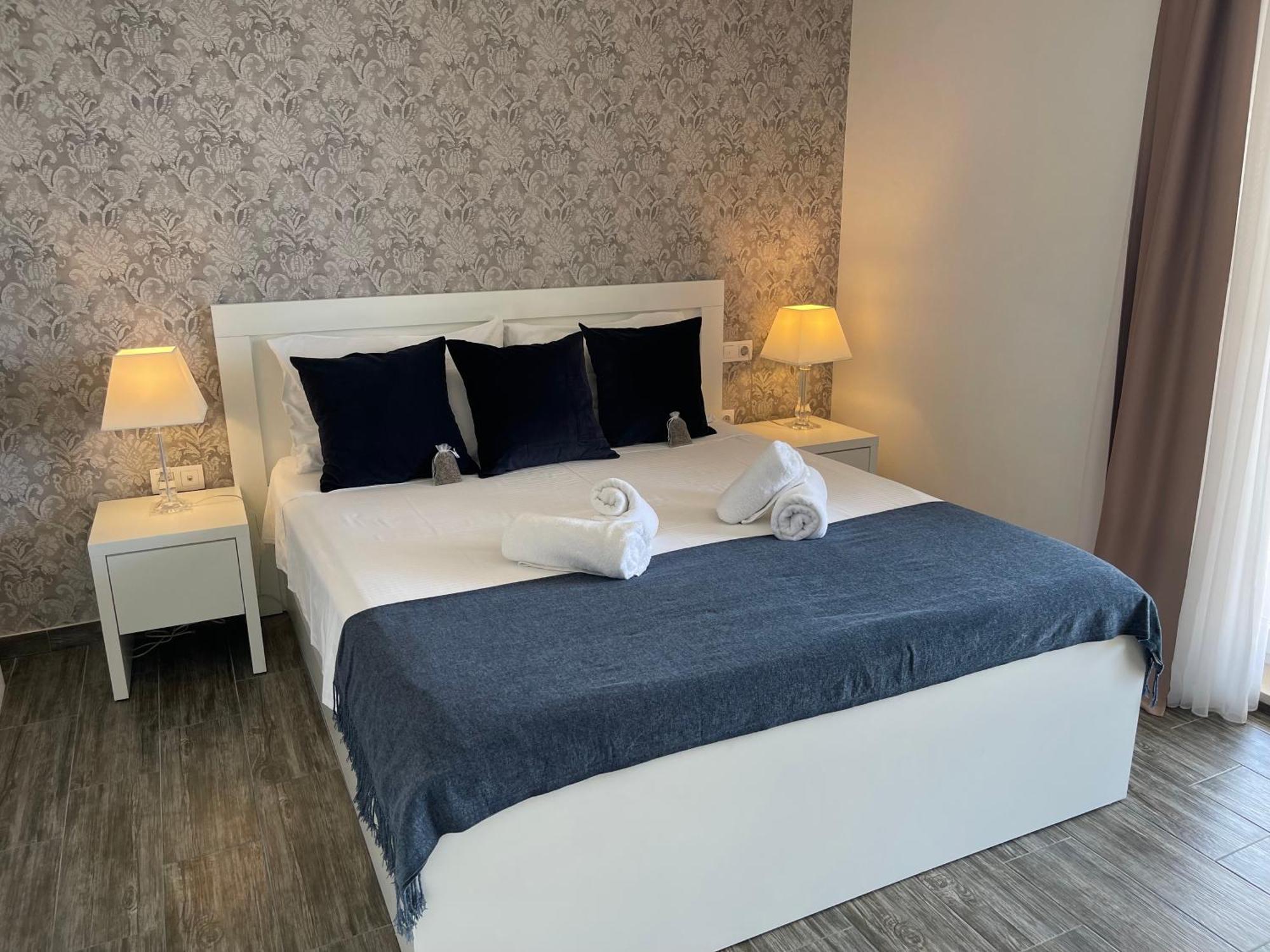 Apartments Domani Омиш Экстерьер фото