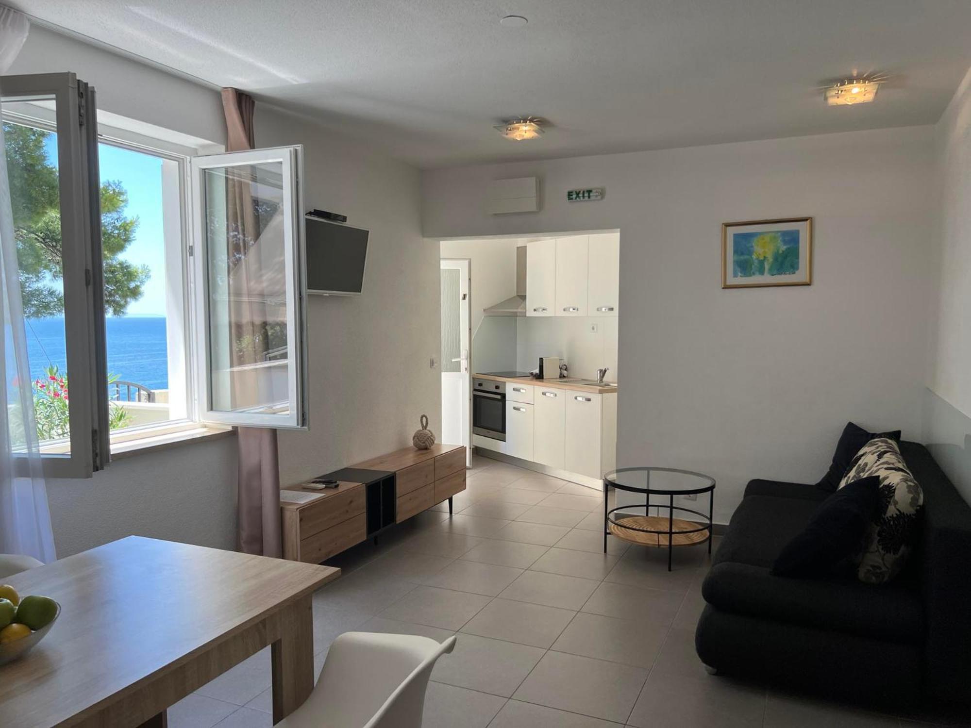 Apartments Domani Омиш Экстерьер фото