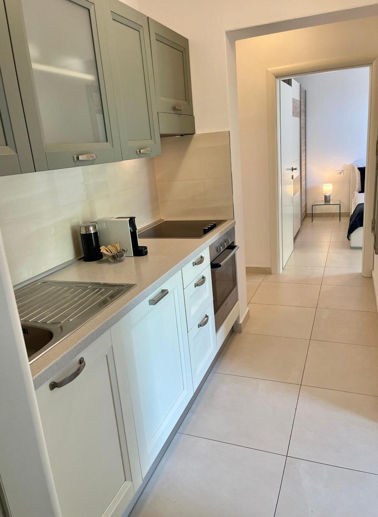 Apartments Domani Омиш Экстерьер фото