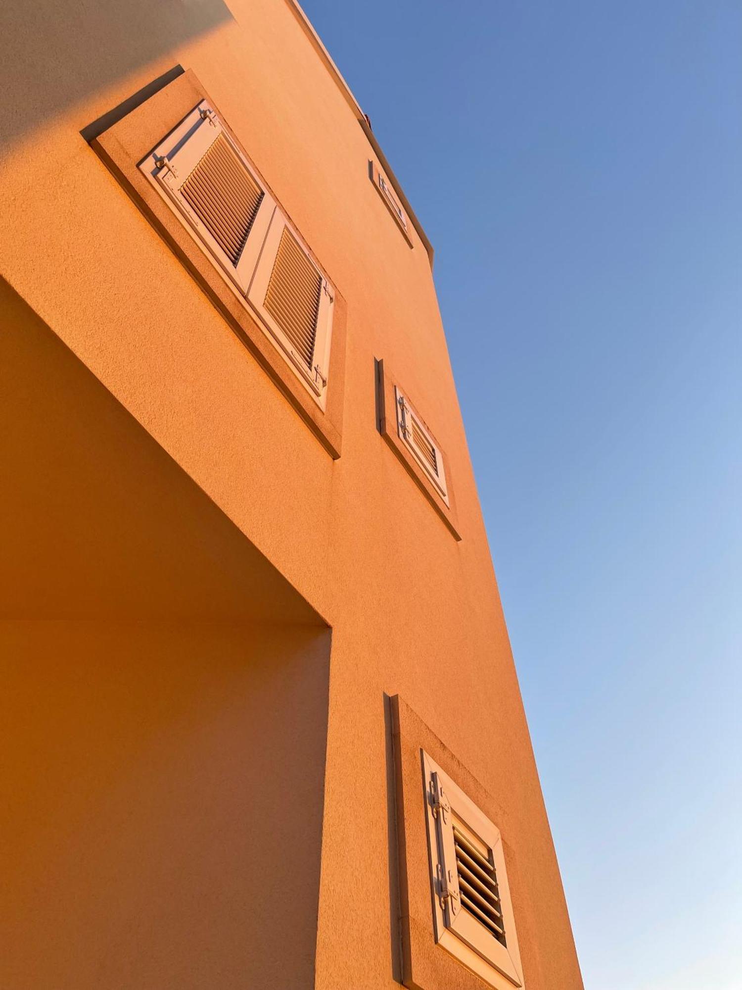 Apartments Domani Омиш Экстерьер фото